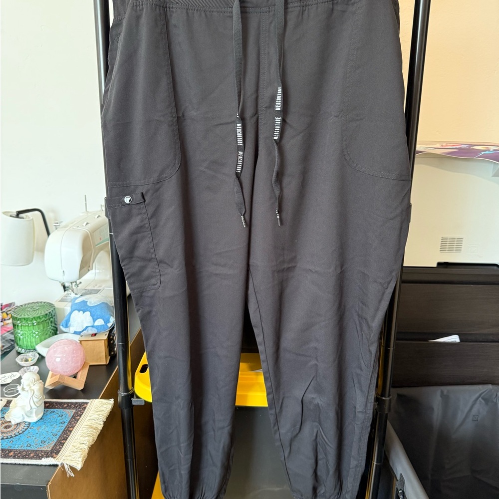 Med Couture Touch 2X Jogger Scrub Bottoms, Black
